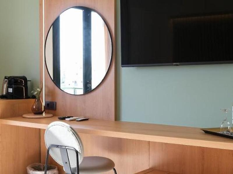 D990637F42F4EDCC3B1CDB0FEAAD4479