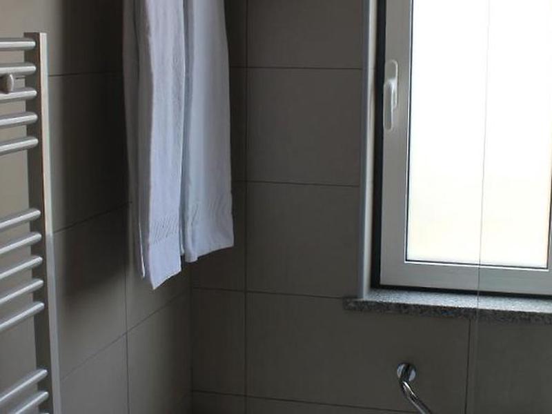 3EC68FEC09915D55C7D1BE97D6498EB7