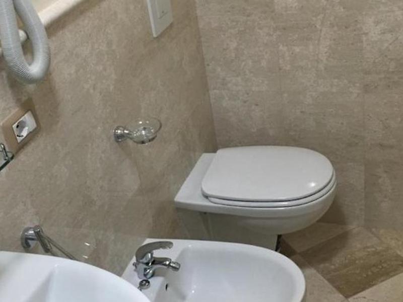 C15C84999A5195C51EB78B5BF8AE49FD