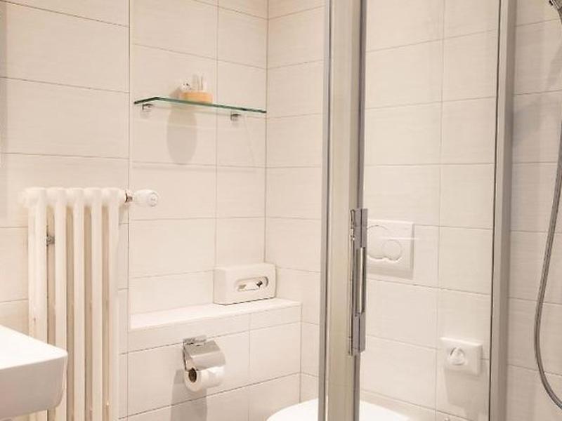 75BF9DF72946895C9336CA911C5A9C61