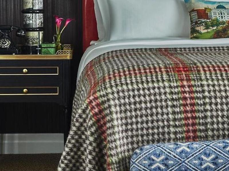 A2BD13C55F4CC2C9BE81D1856CBAC180