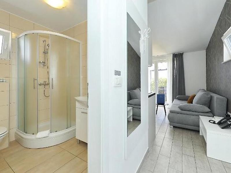 0AC6E7C501F47AFF68B16C94228FA420