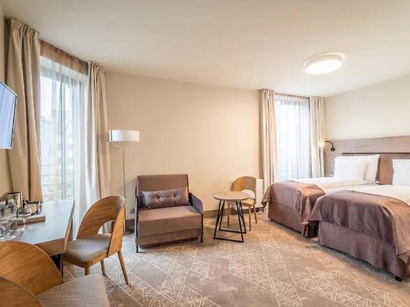 D744939FCD27984165C2DDDBC0C015A1