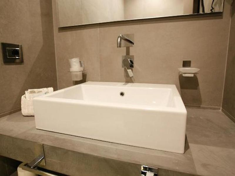 60A2AC8B201BB0A1A9F04D06C14B3649