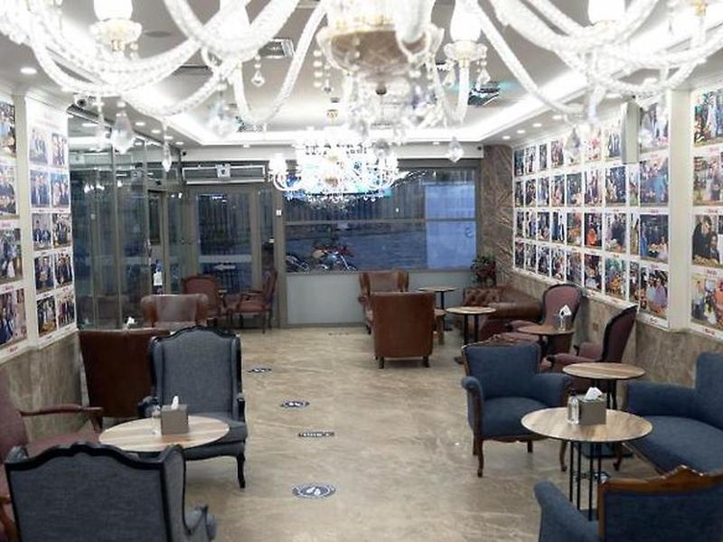 B575ED518183309AE5E08BF4DB1B7640