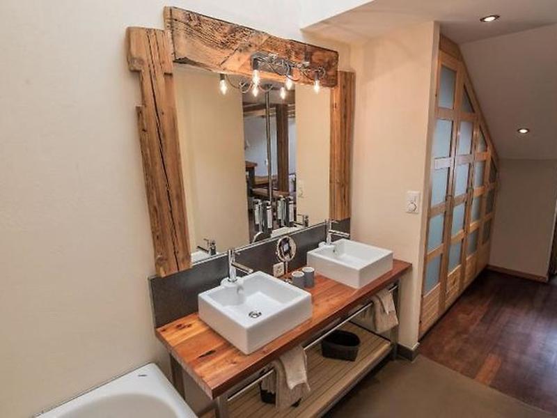 5F732B3FCA300347A04DFFC3E510E885