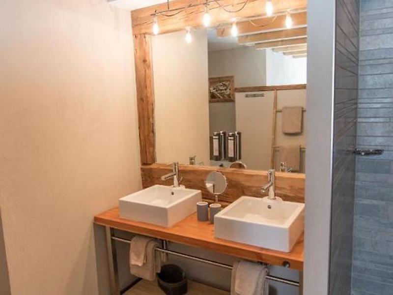 AC09EDA59A80C3AD1EE85B66AAF10C93