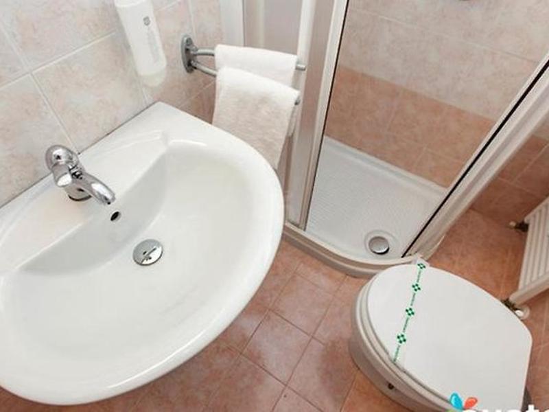 7EEA3BE0F6DE69C7B133B42AA1AE263D