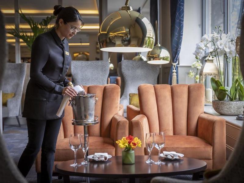 4B6EFE18F763D5E25430D1EB8BA94274