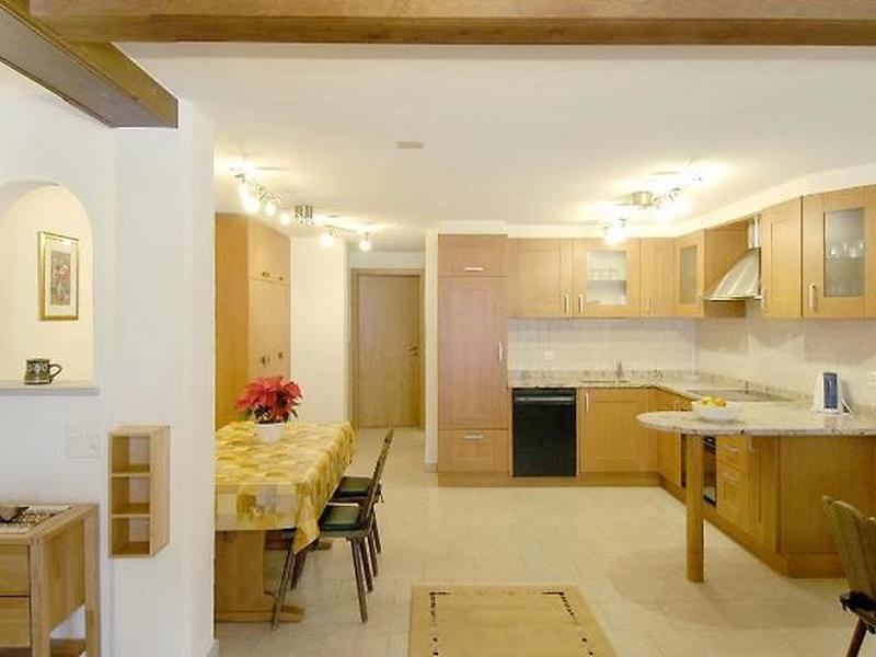 AE5EDBE0D6D4F0E94AA7801F2010249A