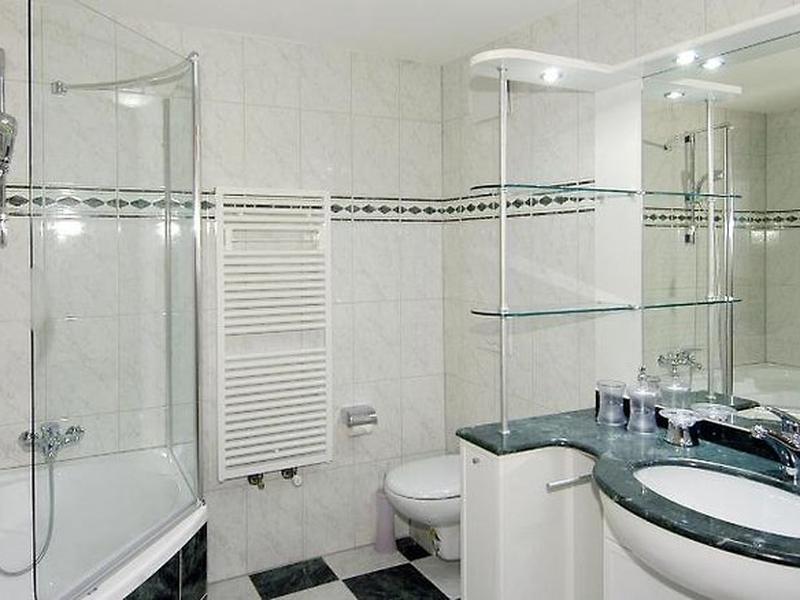 2502CA6478E0D168D03C793F642E7083