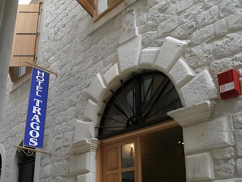 EDBCF29E1A9B33AC57BB3250919B1762