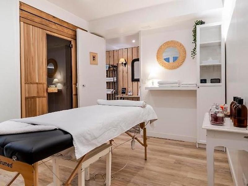 949851D94F5723F8901BAA1C9160DC7A