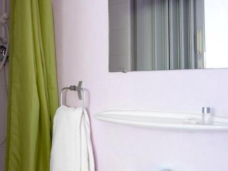 51F9F8D0197D08A7E9D06A56E7EEF5DB