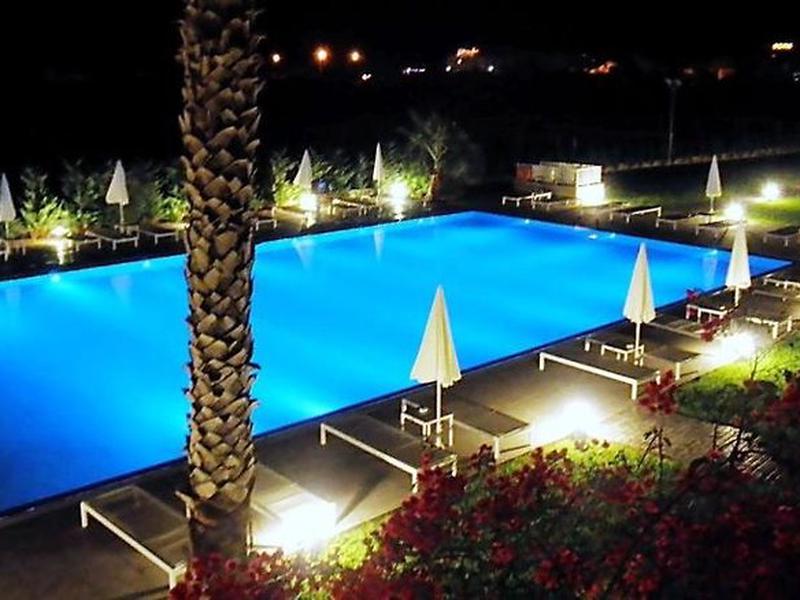 2A979F1D3702249D2A4B52062CF2625E