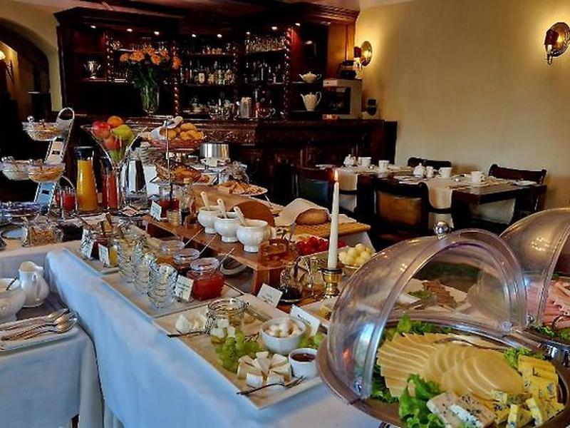 9E8B4640F0D97F867FF66A5D1A2A368A