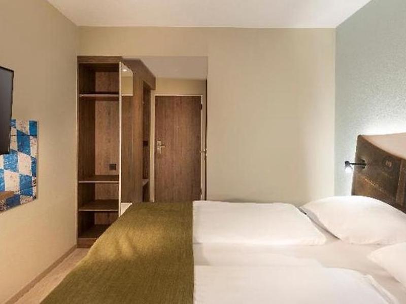 E0B7A8DAC441F413B44DA5951A2EFF4C