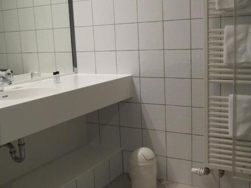 0EB95F596FD540C82DAE39FA4E66B455