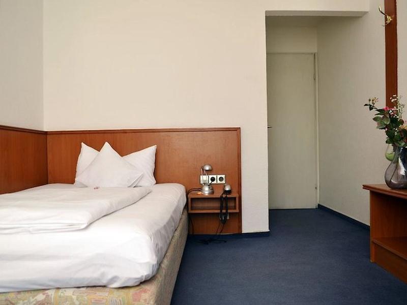 07487B774C367AA70BF0CA1CB0D91229