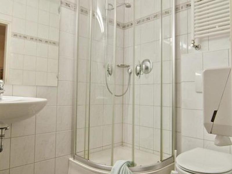 D63F04271AFD74D2340D8DAC2B3BD2DE