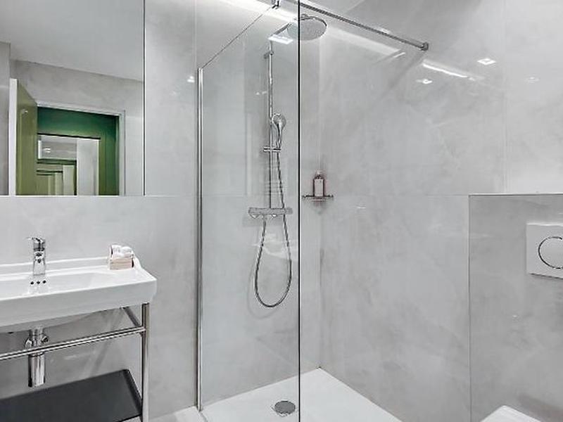 9FE2718A00146E97C3D15EF2ED053E1F