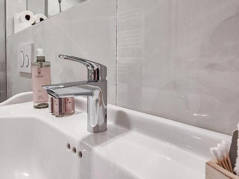 C3805880E56E110CE73B40CF7766BE9F