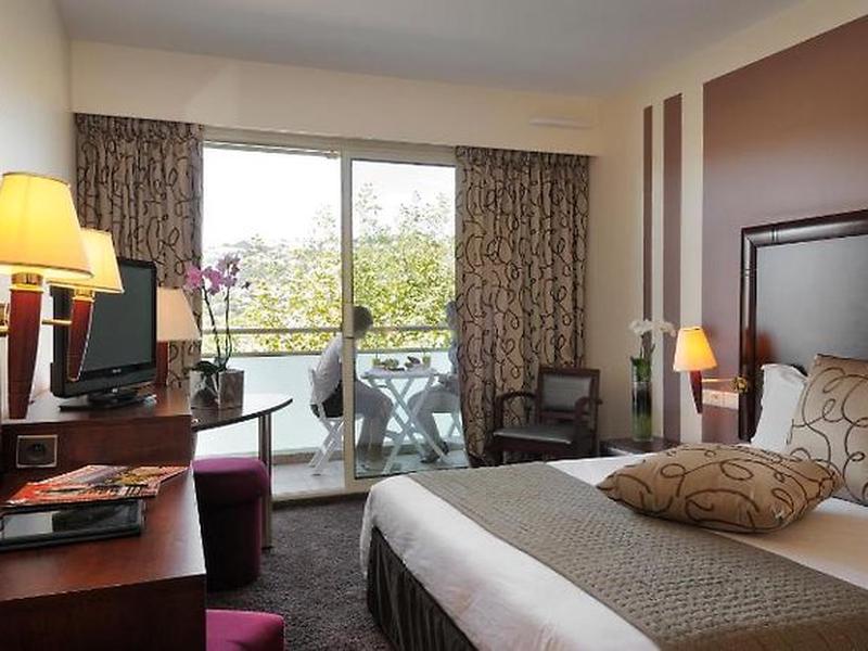 24C328053B4B159DB1F817C34121FC7A