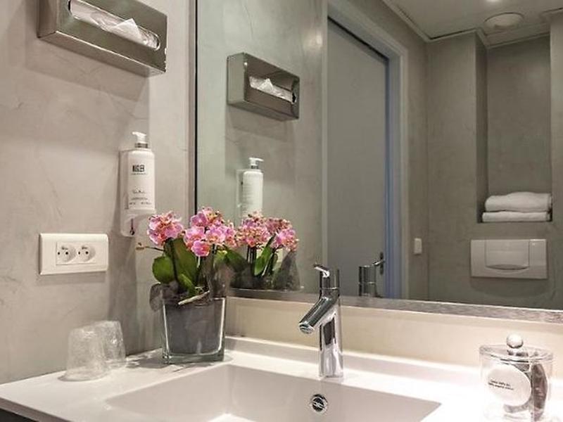 FDD69FE073A65FB31AD61F33E73AA8E6