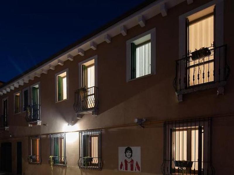 806F5EEB44405C3BE540FF9064529800