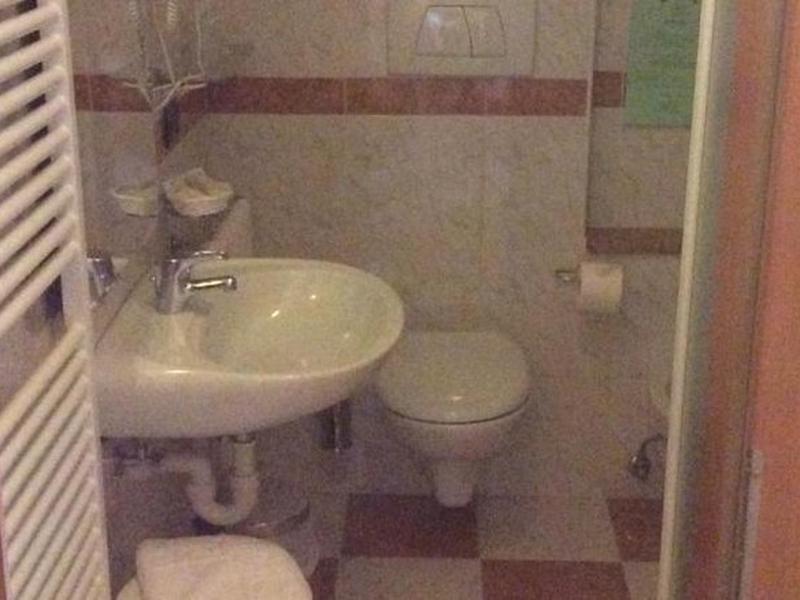 21D4A556550572639D8C824D1050E25B