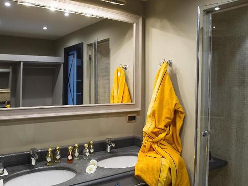 F9D60E7F394EAB7CA9C825AA46924E4D