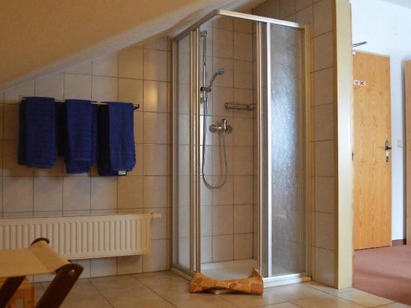 AC10AA93BC2B07511CD8C3A85A6748EE