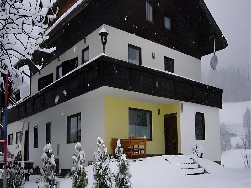 FBA6C690343EB9A44EC8AE4F5C460ABE