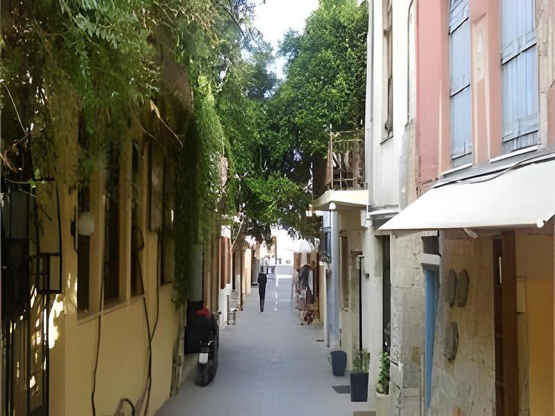 28BC2440D982A8BB8C75880F0FE156E0