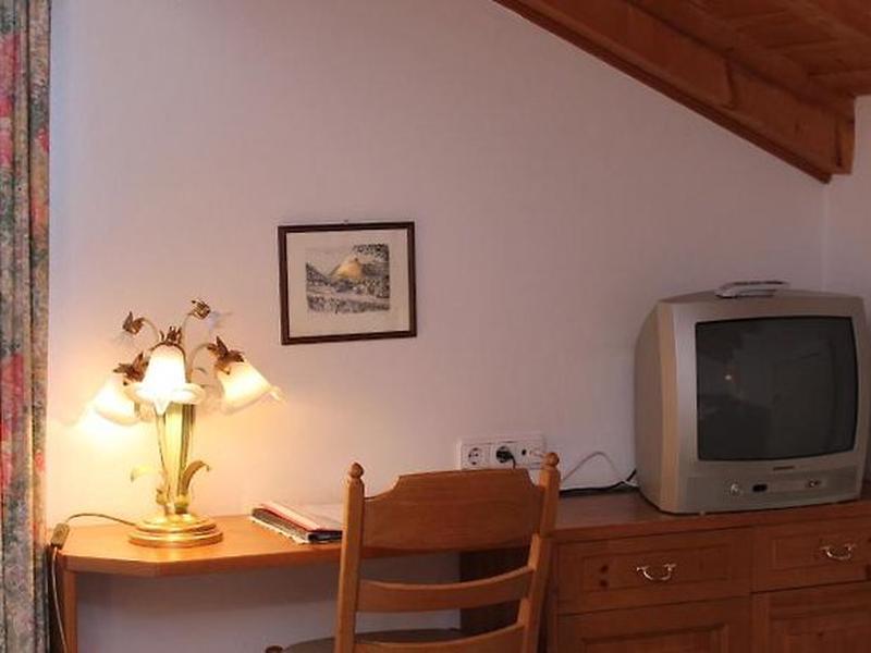 35A318C2FF3CAFC447D91F8A5418595B