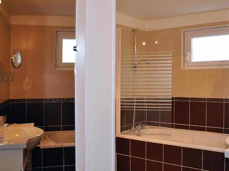 DAC0F7903904F6061DAA0C58FF0D500A