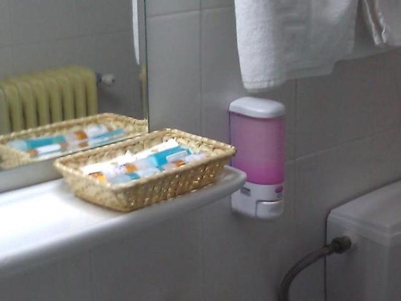 2B984E8DB418F2FCBC48D783BDF83EC5