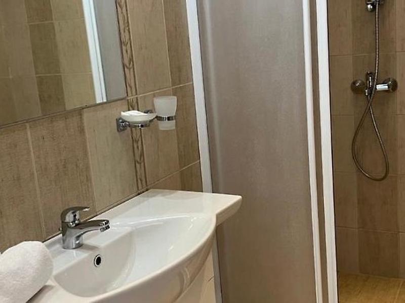 ABB187AE0F218C53B1CEBACB484C04F8