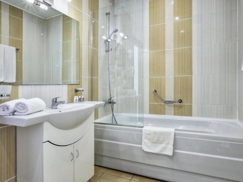 2EB5F9D29524C193A1BDF304FF72332A