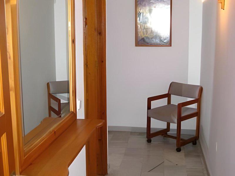 125B9B2C3B594F27F237C01A9529F968