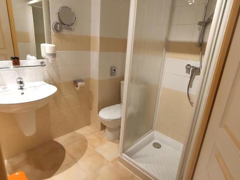 2B1C0C01CBE72B3FEE2AA3C0EE9E30B6