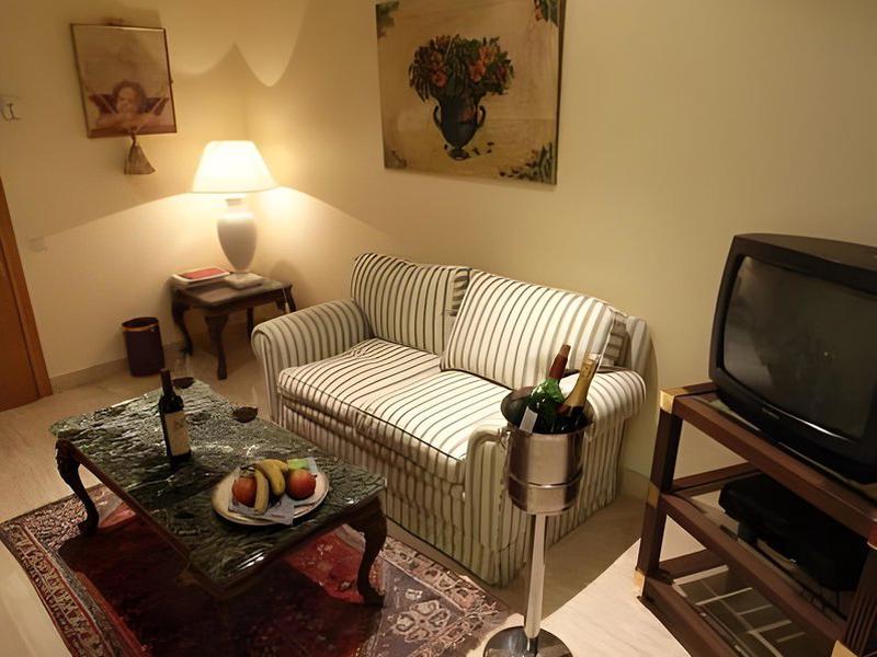 313212ED81EEB24243F9FABA6DDE2C02