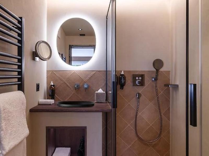 9B1ED718773EED732299A1B88A6204F2