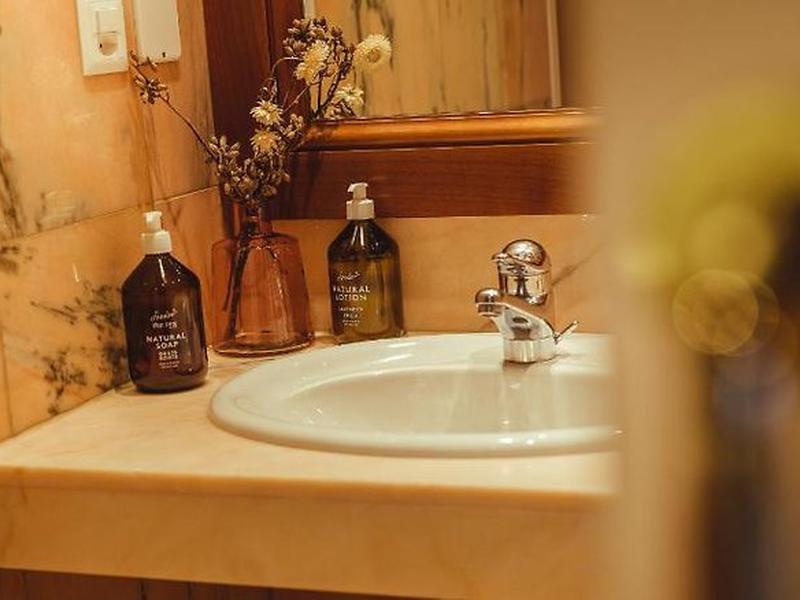 F82DF9EEFC94455696AF57FFB3382133