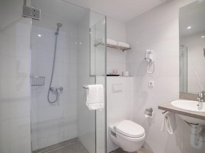 6DA338327FB0280C6BF6A77482E5EDDC