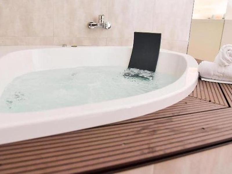 430120DE1E0C0E932427ABB5D34DF371