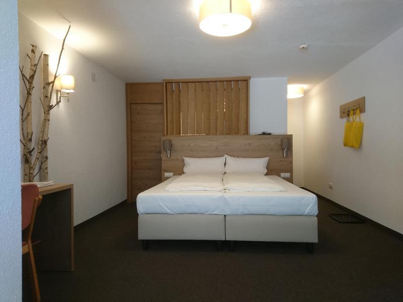 4F92D0F2FA4C0FF5F012B0F57D0534F4