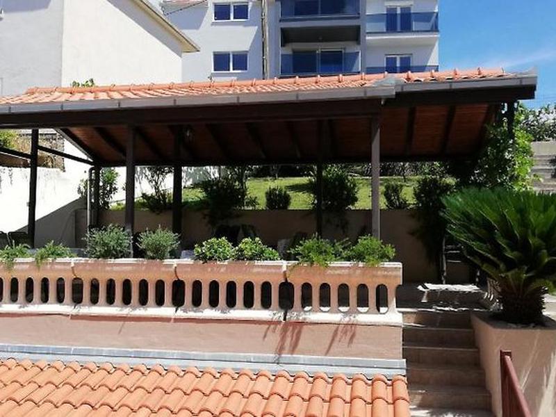 1B63F41C593B592F2509CA8428ECA956