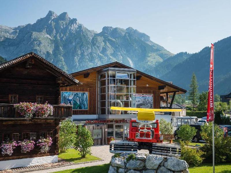 2BF95F557F7C12A1C025C04C480D9C1C