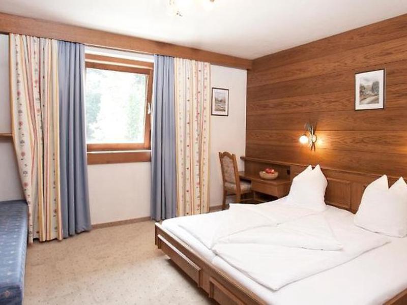 C1F55CE6F4FD48475D16A5431954087D